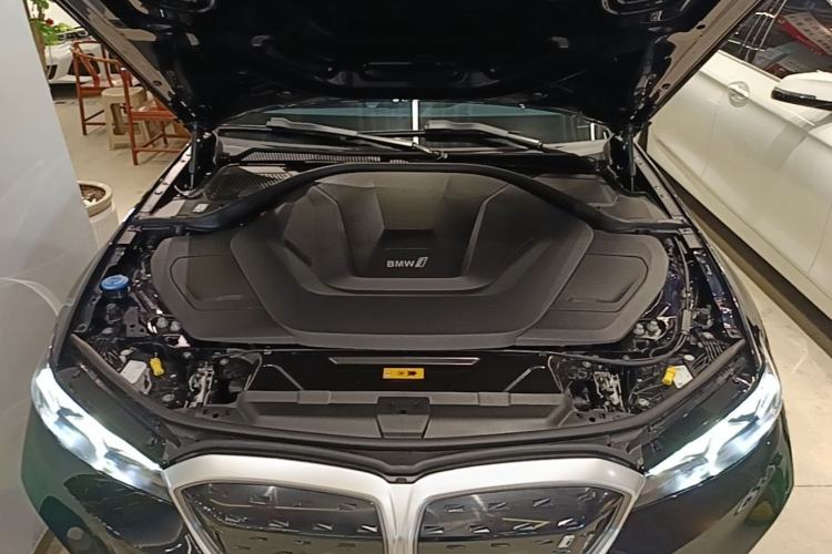 Used BMW i3 2024 eDrive 35 L Engine Bay