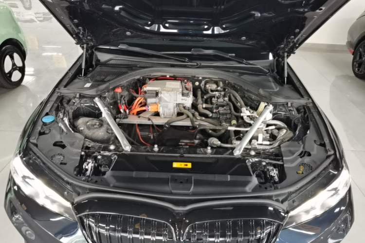 Used BMW i3 2024 eDrive 35 L Engine Bay