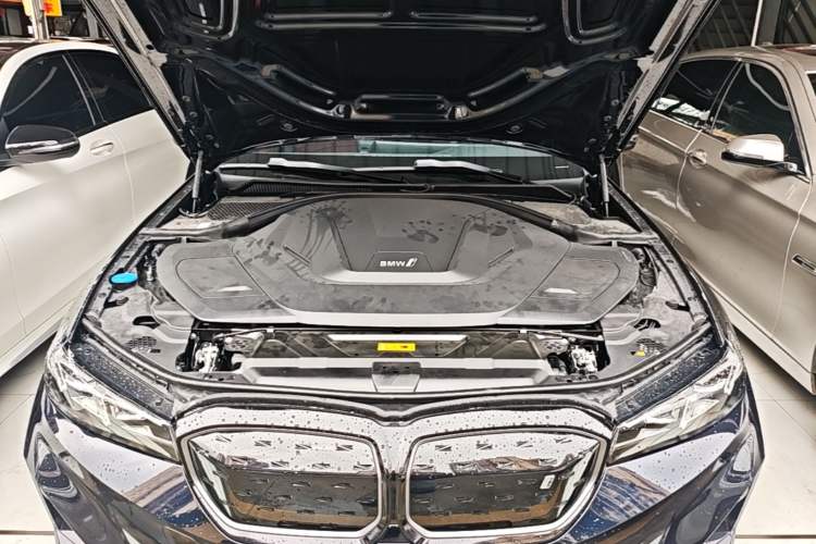 Used BMW i3 2024 eDrive 35 L Engine Bay