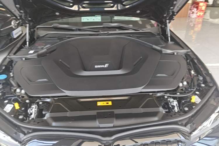 Used BMW i3 2024 eDrive 35 L Engine Bay