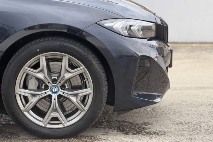 Used BMW i3 2024 eDrive 35 L Exterior 11