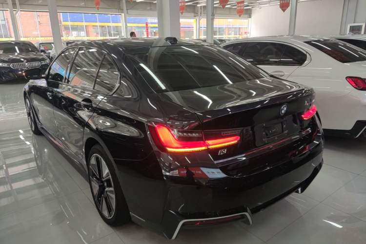 Used BMW i3 2024 eDrive 40 L Midnight Sports Package Exterior 2