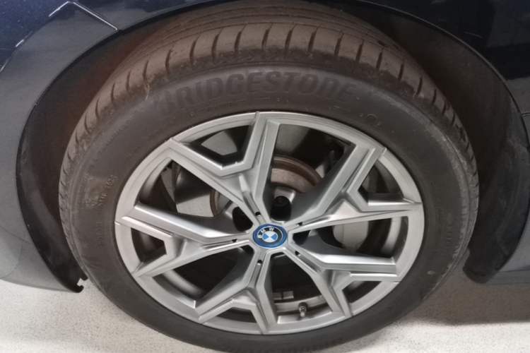 Used BMW i3 2024 eDrive 35 L Exterior 4