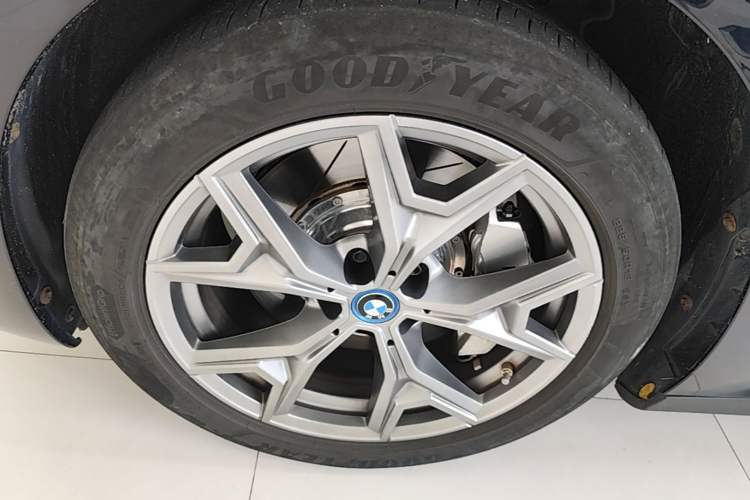 Used BMW i3 2024 eDrive 35 L Exterior 4