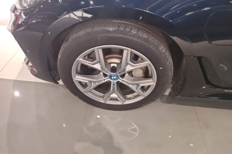 Used BMW i3 2024 eDrive 35 L Exterior 4