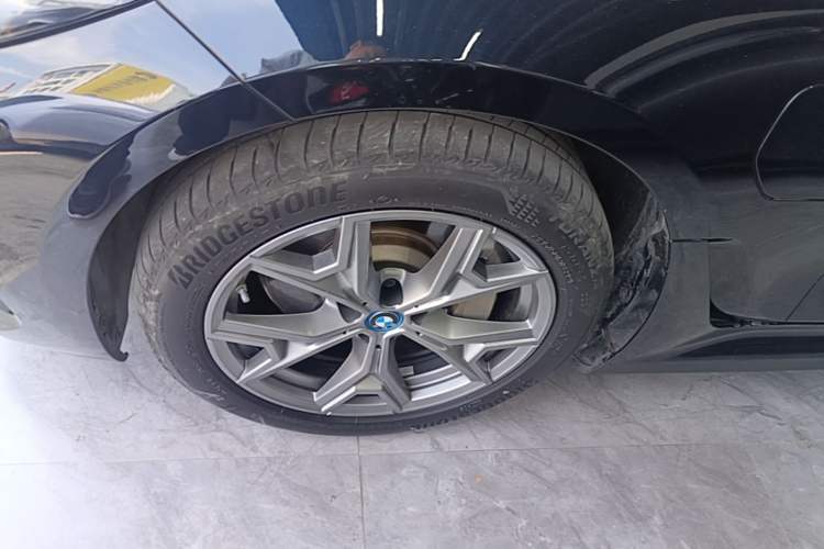 Used BMW i3 2024 eDrive 35 L Exterior 4