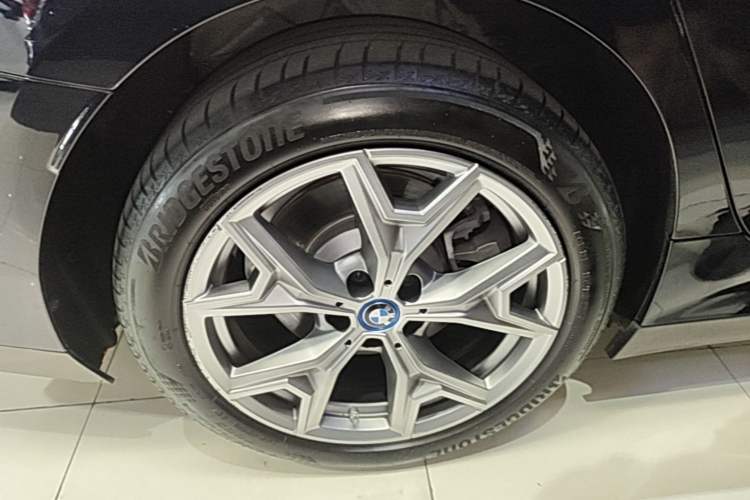 Used BMW i3 2024 eDrive 35 L Exterior 5