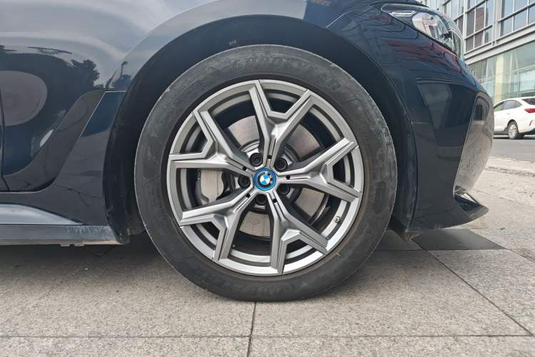 Used BMW i3 2024 eDrive 35 L Exterior 5