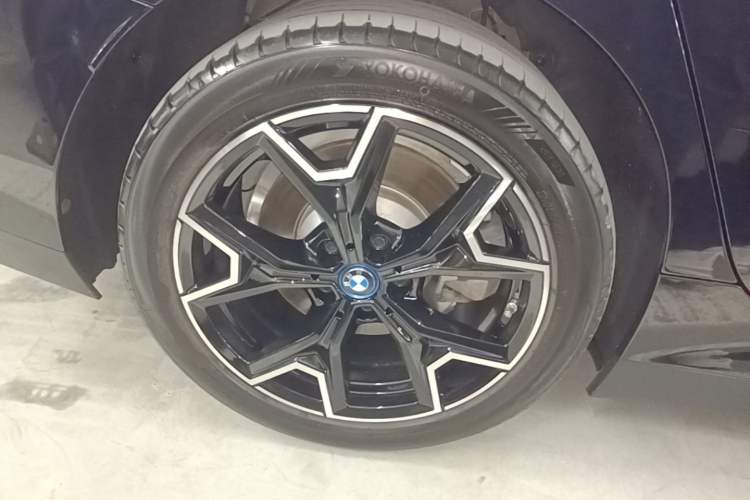 Used BMW i3 2024 eDrive 40 L Midnight Edition Exterior 5