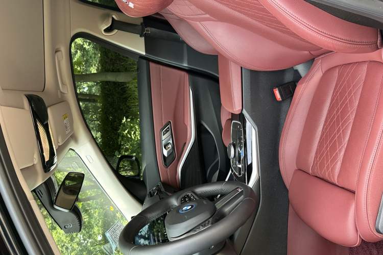 Used BMW i3 2024 eDrive 35 L Exterior 5