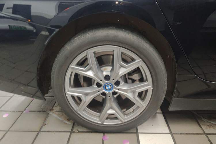 Used BMW i3 2024 eDrive 35 L Exterior 5