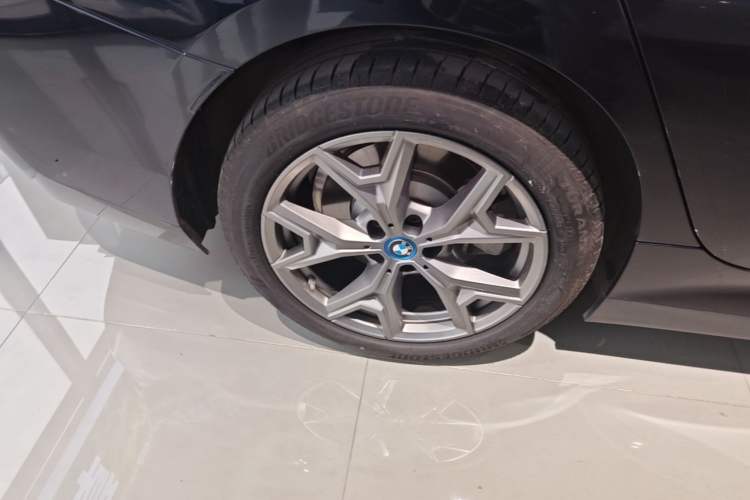 Used BMW i3 2024 eDrive 35 L Exterior 5