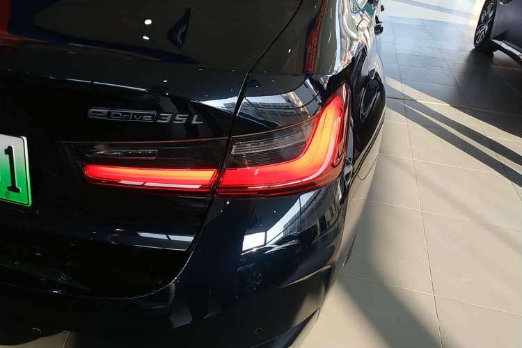 Used BMW i3 2024 eDrive 35 L Exterior 6