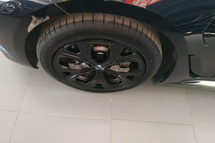 Used BMW i3 2024 eDrive 35 L Exterior 7