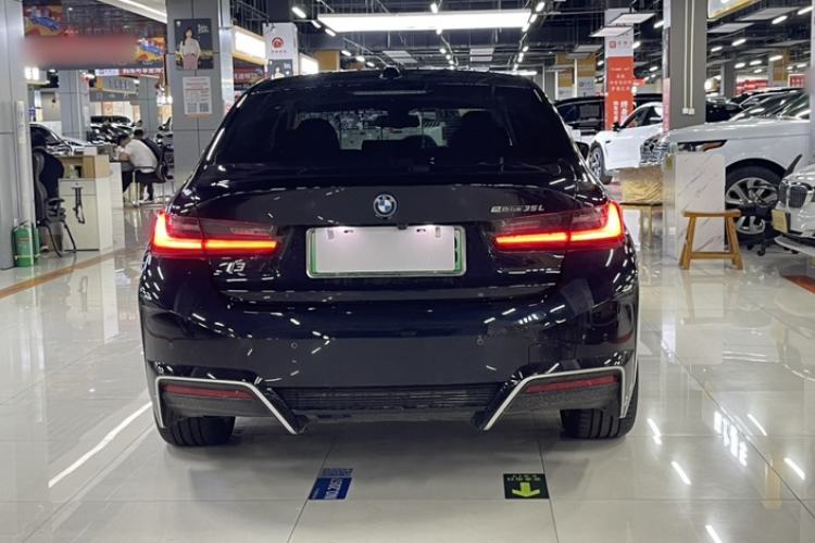 Used BMW i3 2024 eDrive 35 L Exterior 9