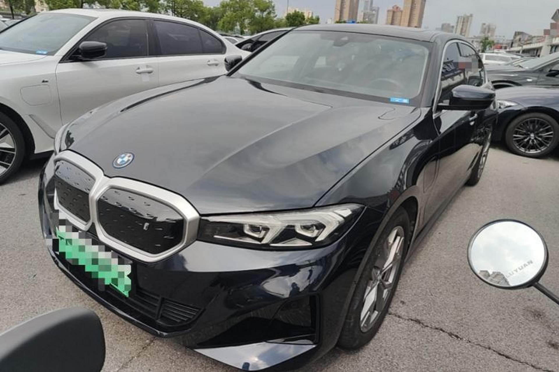 Used BMW i3 2024 eDrive 35 L Front Left 45 Deg