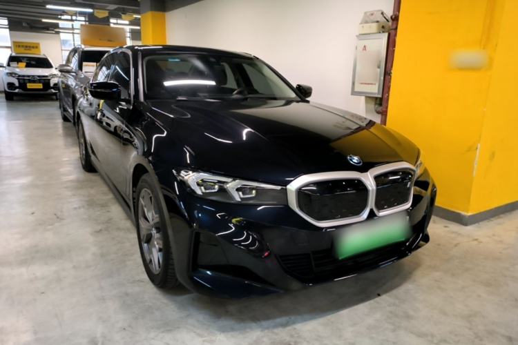 Used BMW i3 2024 eDrive 35 L Front Right 45 Deg