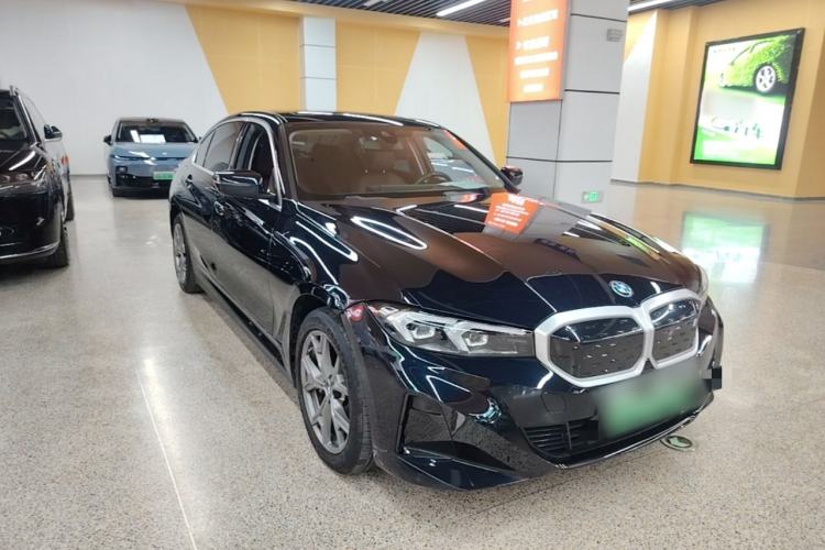 Used BMW i3 2024 eDrive 35 L Front Right 45 Deg
