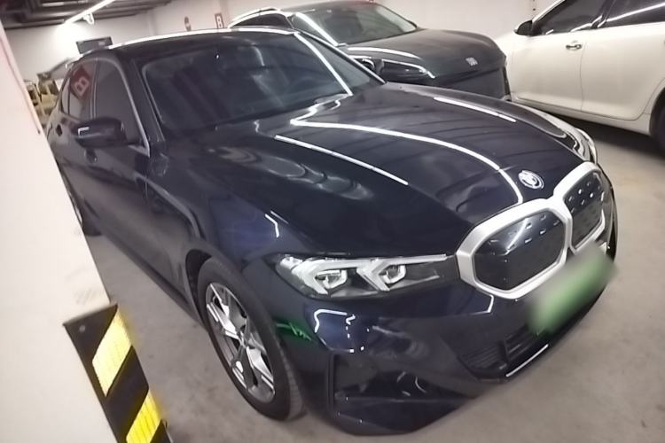 Used BMW i3 2024 eDrive 35 L Front Right 45 Deg