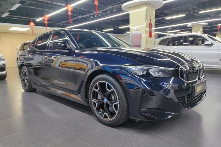 Used BMW i3 2024 eDrive 40 L Midnight Edition Front Right 45 Deg