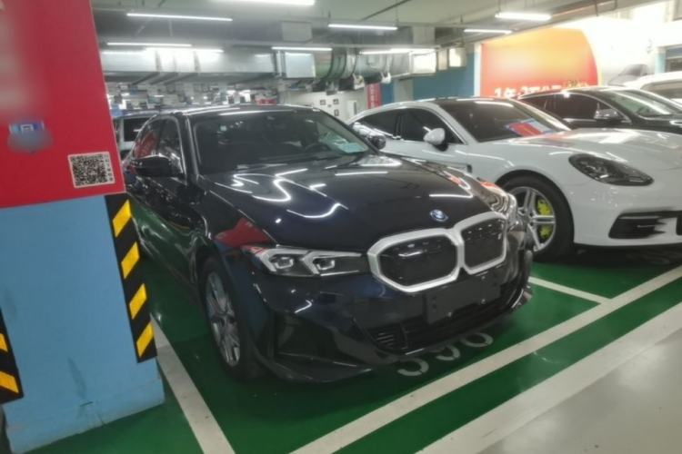 Used BMW i3 2024 eDrive 35 L Front Right 45 Deg