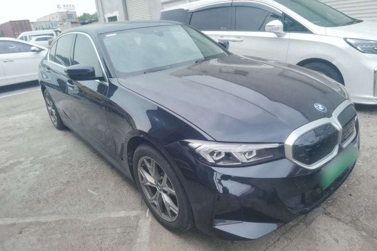Used BMW i3 2024 eDrive 35 L Front Right 45 Deg