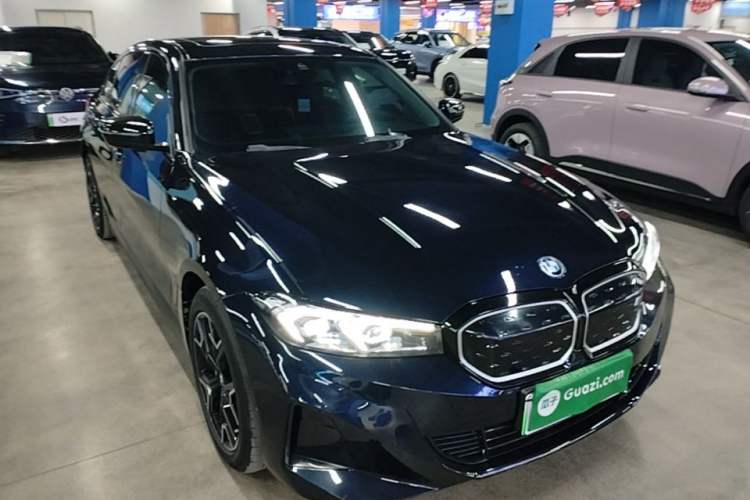 Used BMW i3 2024 eDrive 40 L Midnight Edition Front Right 45 Deg