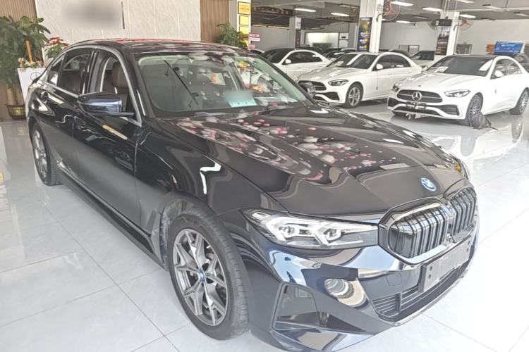 Used BMW i3 2024 eDrive 35 L Front Right 45 Deg