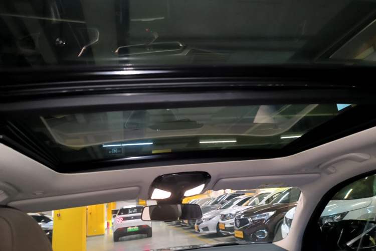 Used BMW i3 2024 eDrive 35 L Headliner