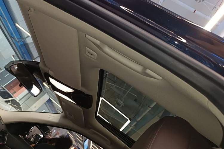 Used BMW i3 2024 eDrive 35 L Headliner