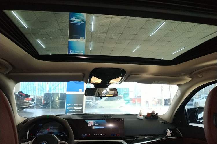 Used BMW i3 2024 eDrive 35 L Headliner
