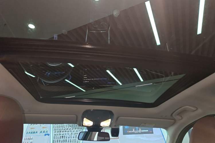 Used BMW i3 2024 eDrive 35 L Headliner