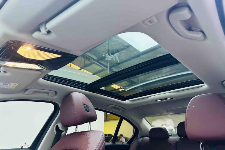 Used BMW i3 2024 eDrive 35 L Headliner