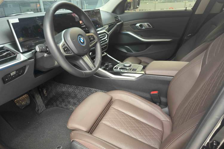 Used BMW i3 2024 eDrive 35 L Interior 1