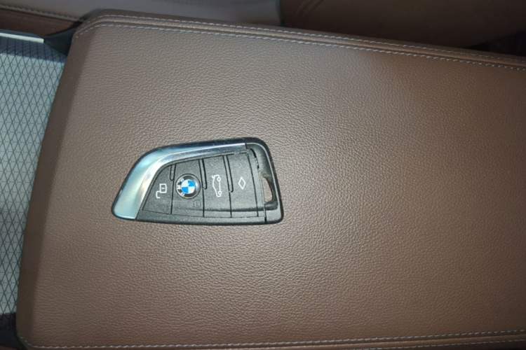Used BMW i3 2024 eDrive 40 L Midnight Edition Interior 1