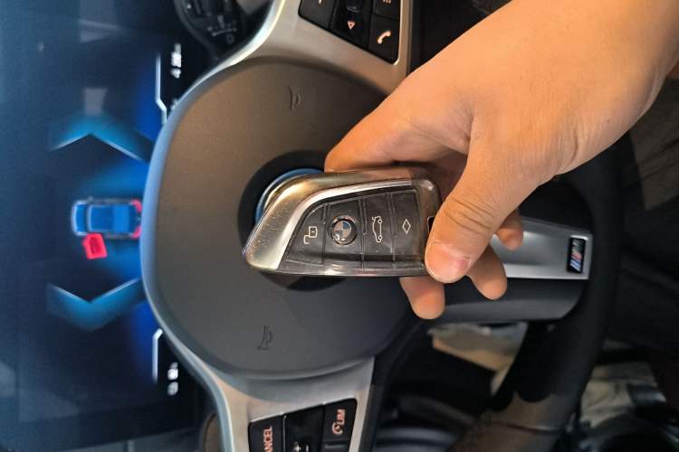 Used BMW i3 2024 eDrive 40 L Midnight Edition Interior 1