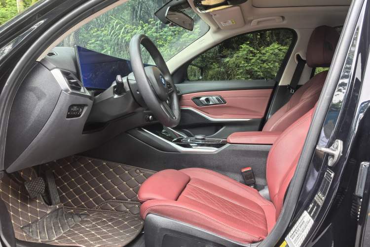 Used BMW i3 2024 eDrive 35 L Interior 1