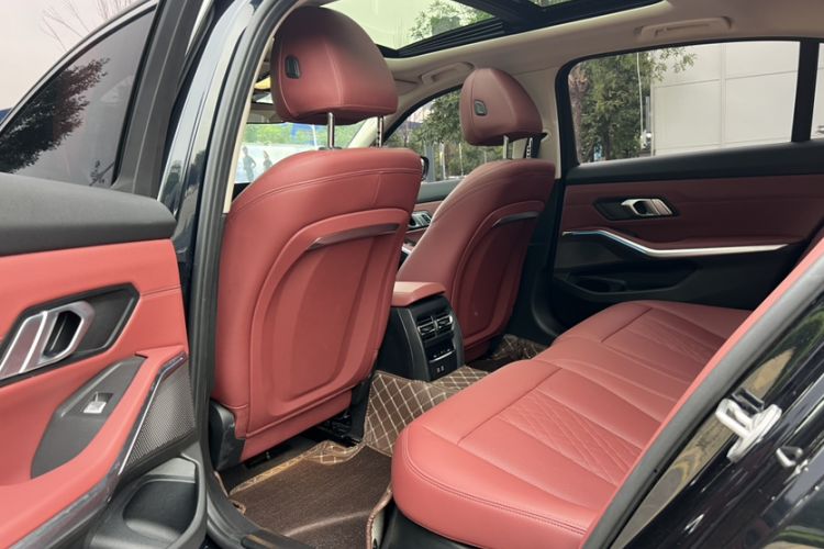 Used BMW i3 2024 eDrive 35 L Interior 1