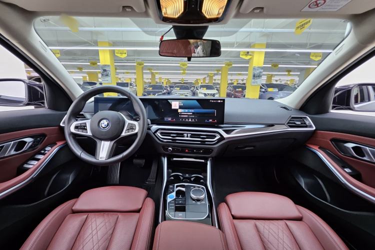 Used BMW i3 2024 eDrive 35 L Interior 1