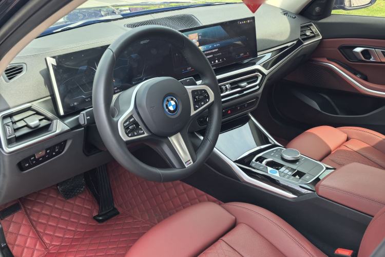 Used BMW i3 2024 eDrive 35 L Interior 1