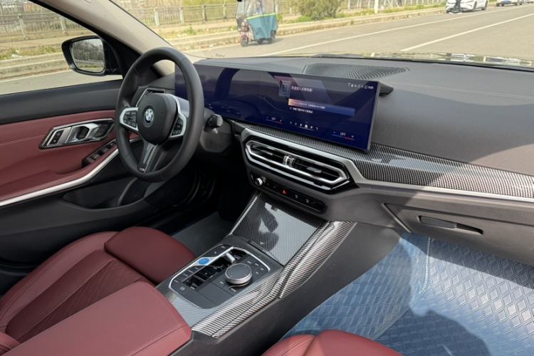 Used BMW i3 2024 eDrive 35 L Interior 15