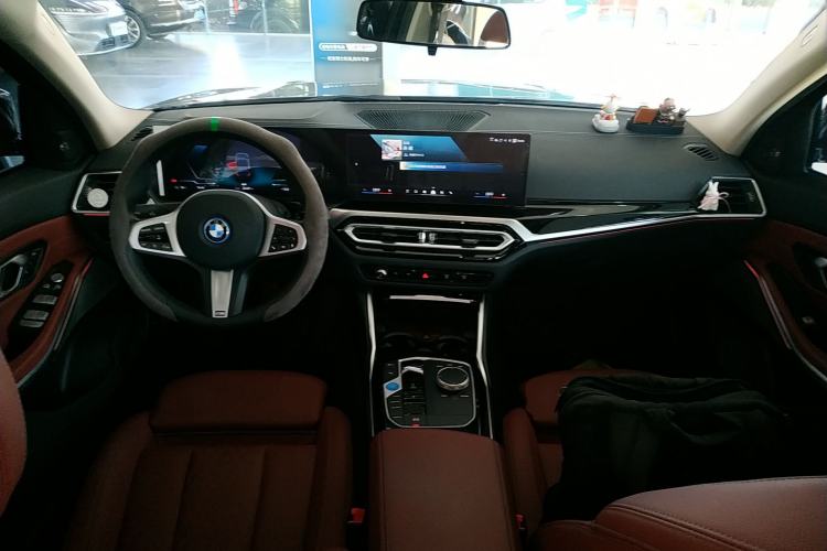 Used BMW i3 2024 eDrive 35 L Interior 2