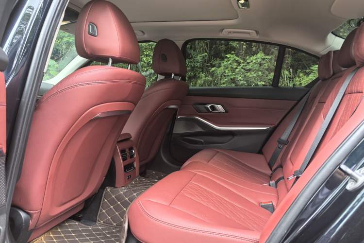 Used BMW i3 2024 eDrive 35 L Interior 2