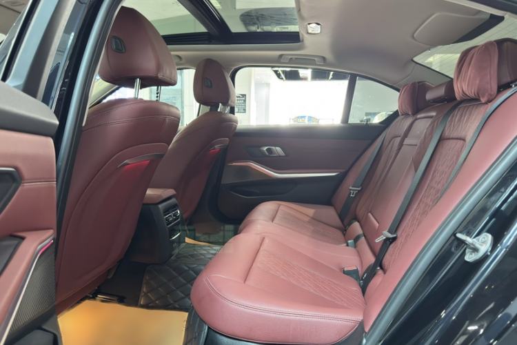 Used BMW i3 2024 eDrive 35 L Interior 2