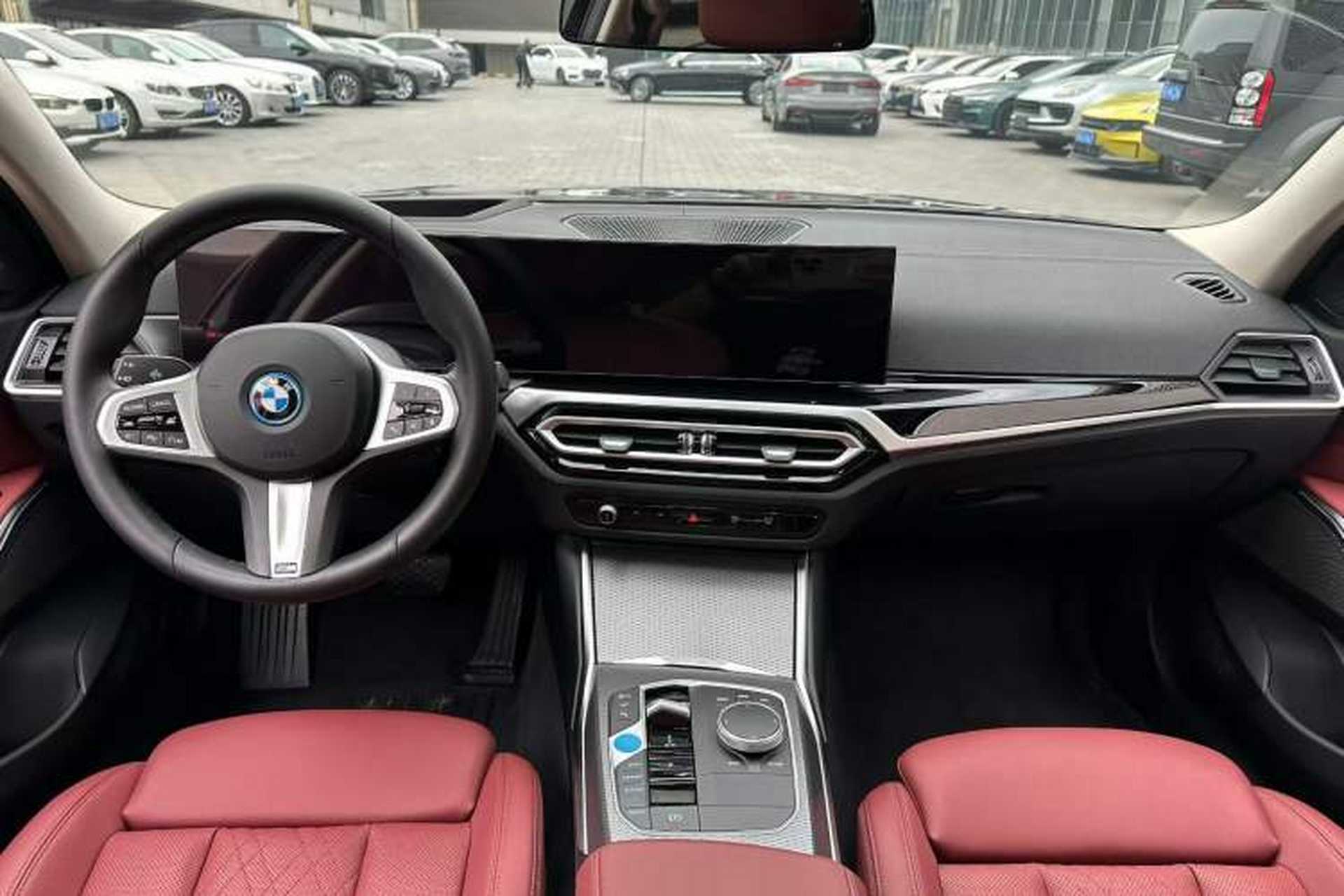Used BMW i3 2024 eDrive 40 L Midnight Sports Package Interior 3