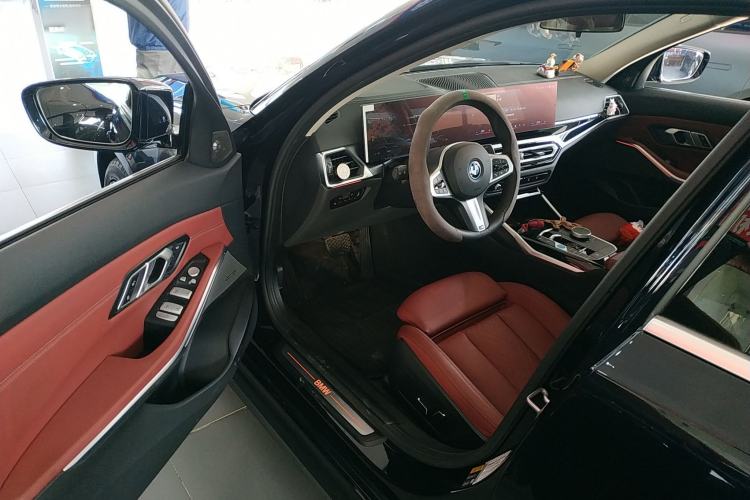 Used BMW i3 2024 eDrive 35 L Interior 3