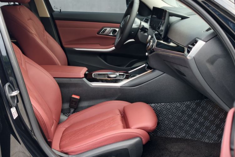 Used BMW i3 2024 eDrive 35 L Interior 3