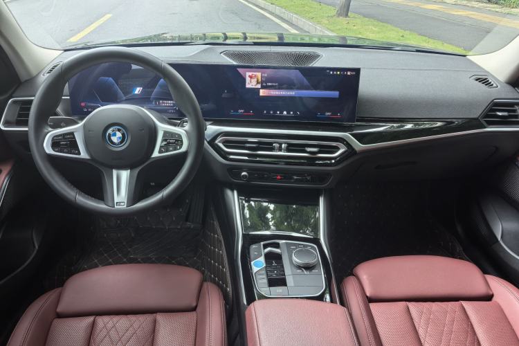 Used BMW i3 2024 eDrive 35 L Interior 3
