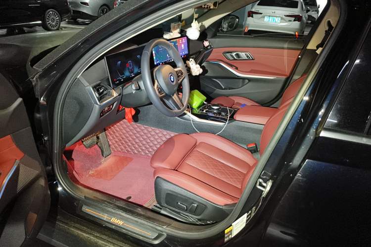 Used BMW i3 2024 eDrive 35 L Interior 3