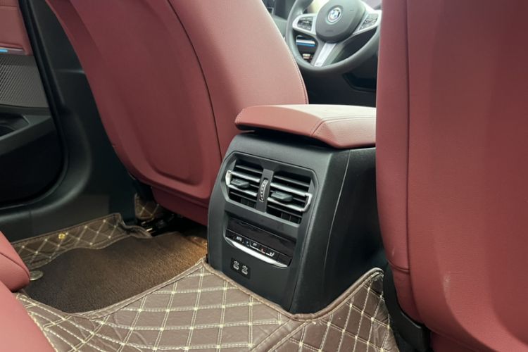 Used BMW i3 2024 eDrive 35 L Interior 3